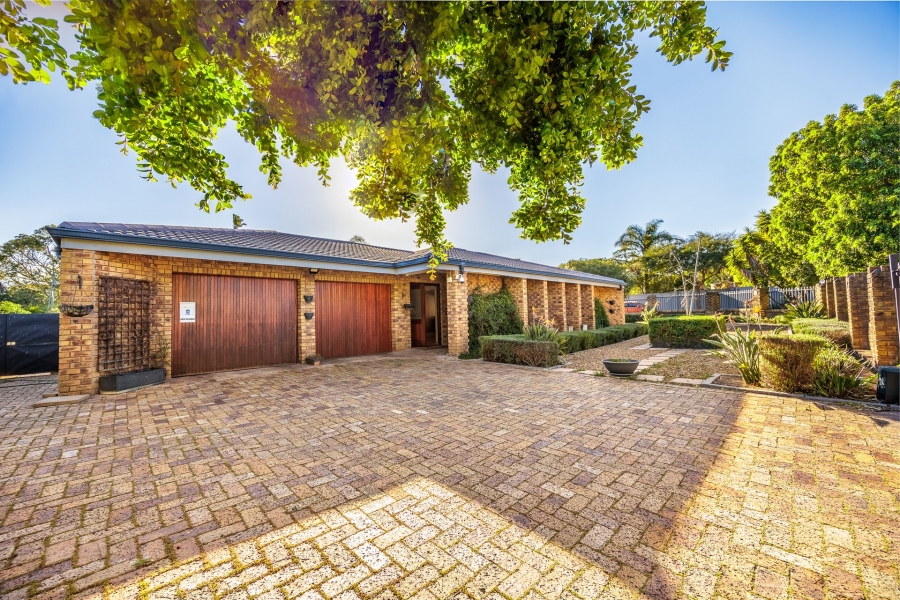 4 Bedroom Property for Sale in Tara Western Cape